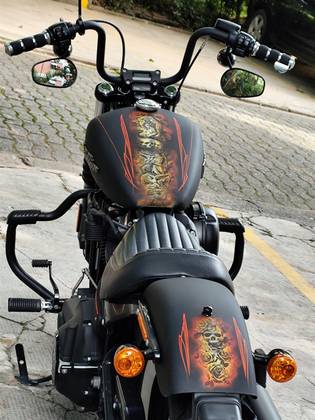 HARLEY-DAVIDSON SOFTAIL STREET BOB 
